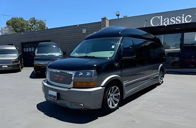 GMC Savana 2500 for rent in Uruguay